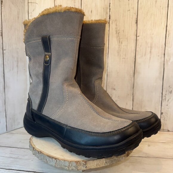 Clarks Andes Fortune Boots Womens 9.5 Gray Suede Leather Side Zip Fleece Lined - Picture 1 of 8